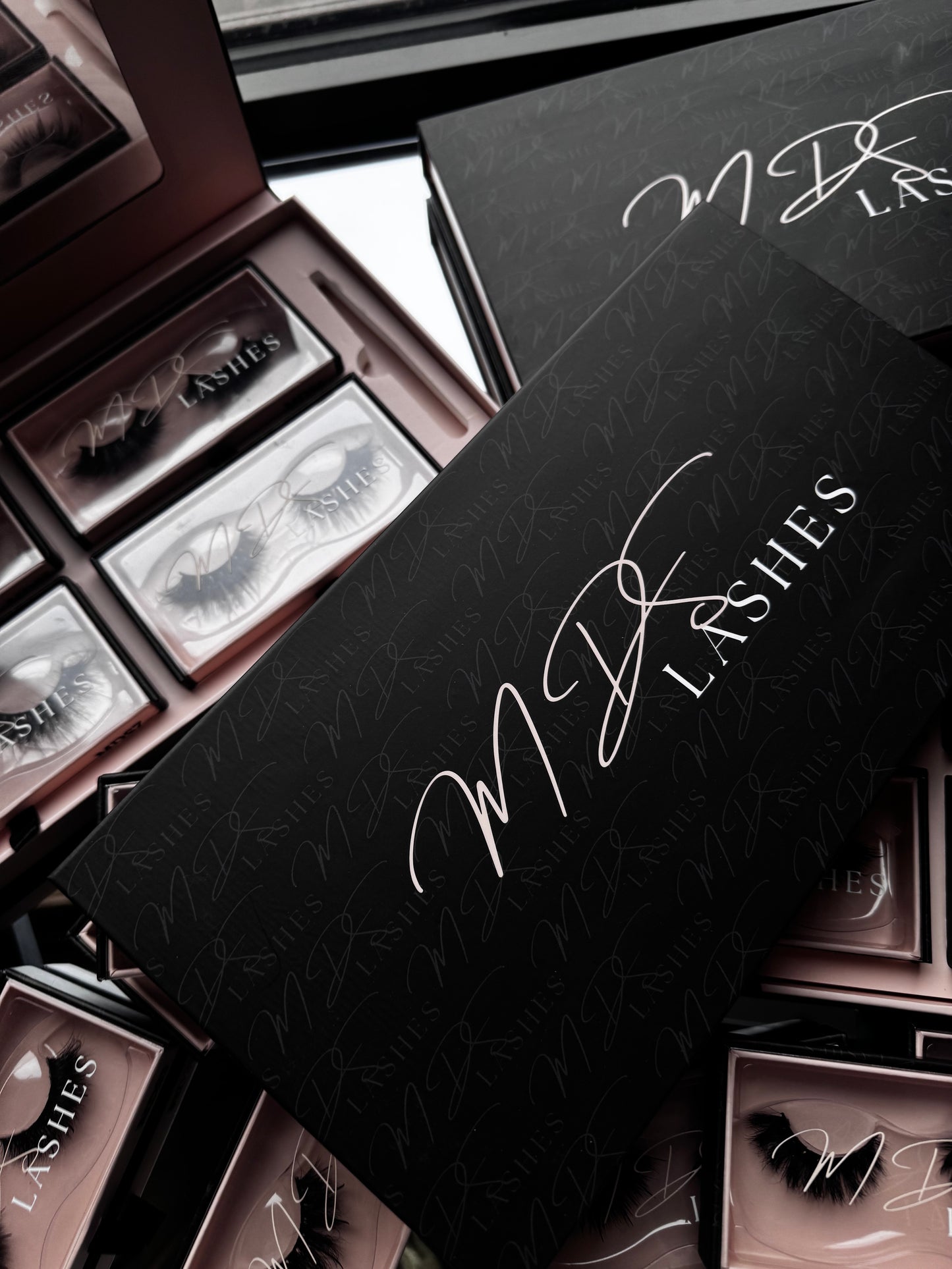 DELUXE BOX